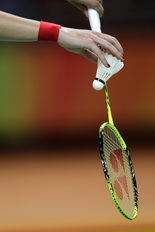 Saque en la final de badminton de los JJOO Rio. 